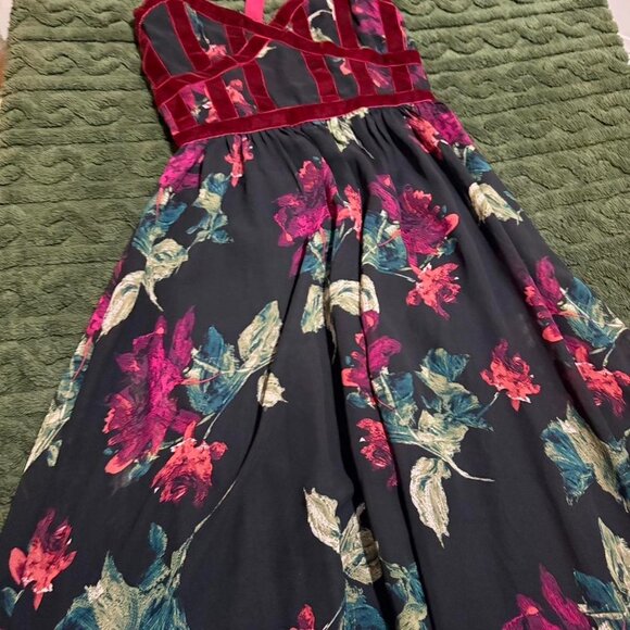 NWT Gianni Bini Long Dress w Velvet Boustier Design Size Small - Picture 3 of 5